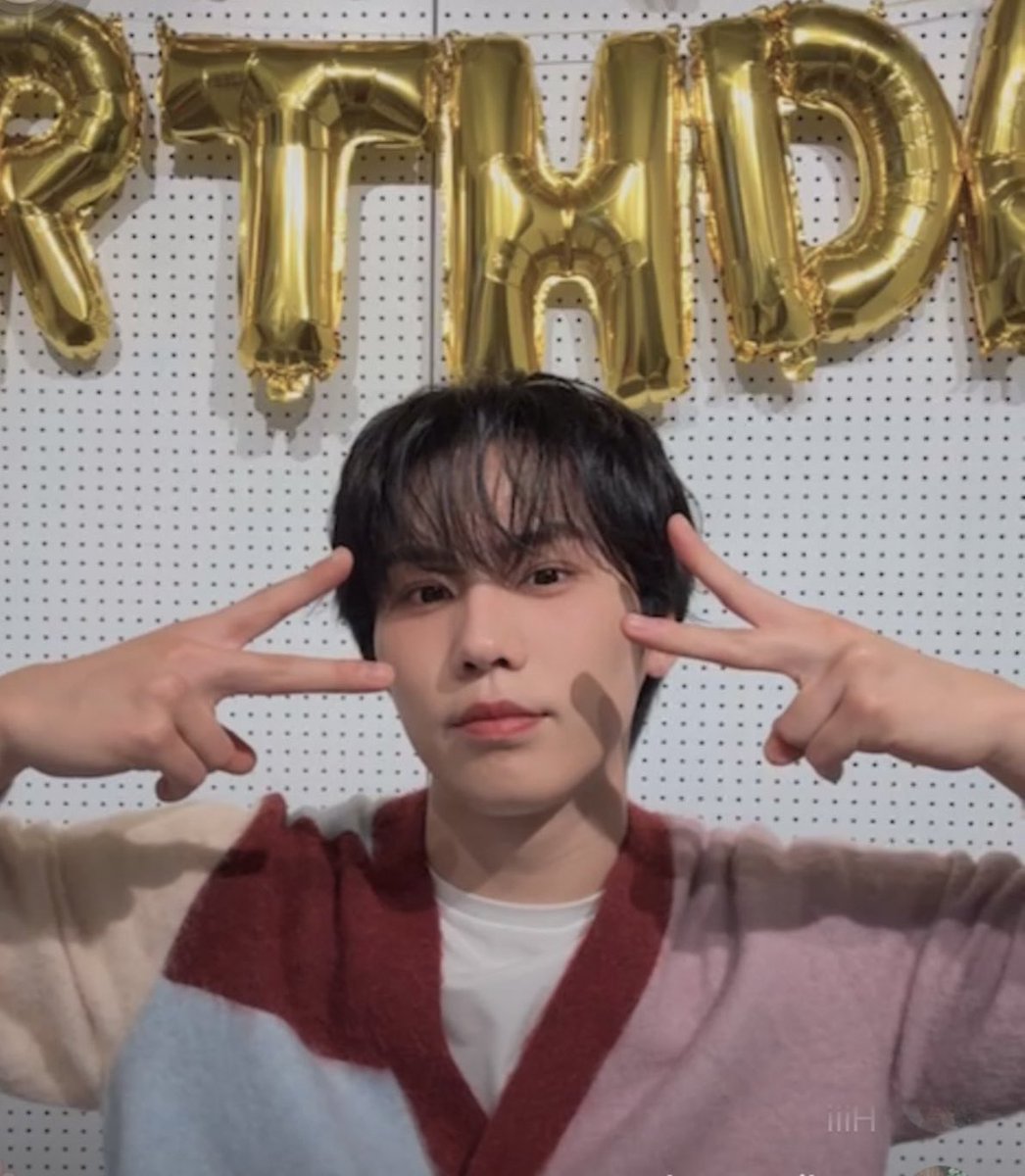 missingpiece225's tweet photo. 😭😭 Rocky!!! Thanks for wearing it!! 

#라키  #ROCKY https://t.co/YMZUkjLptL