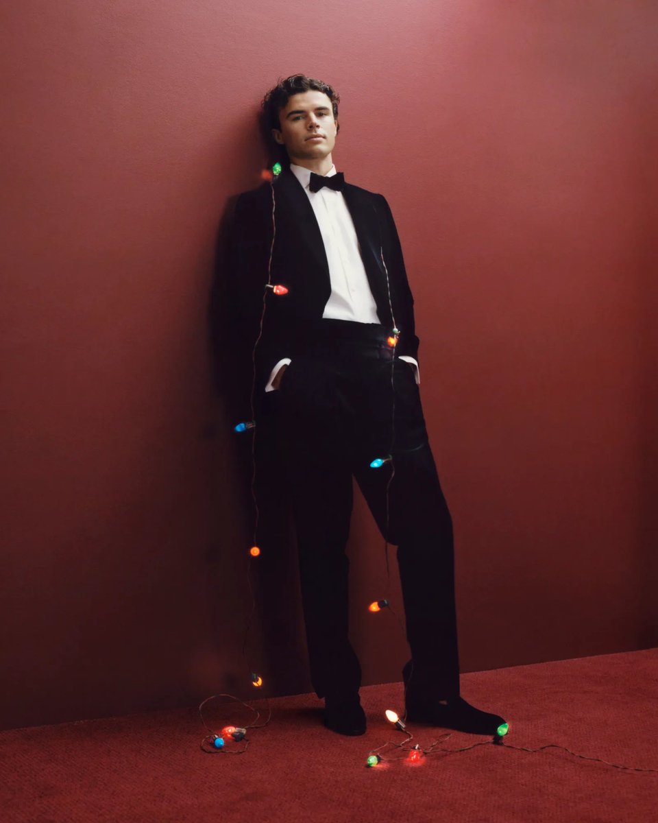 yvesaintfreak's tweet image. WOAH