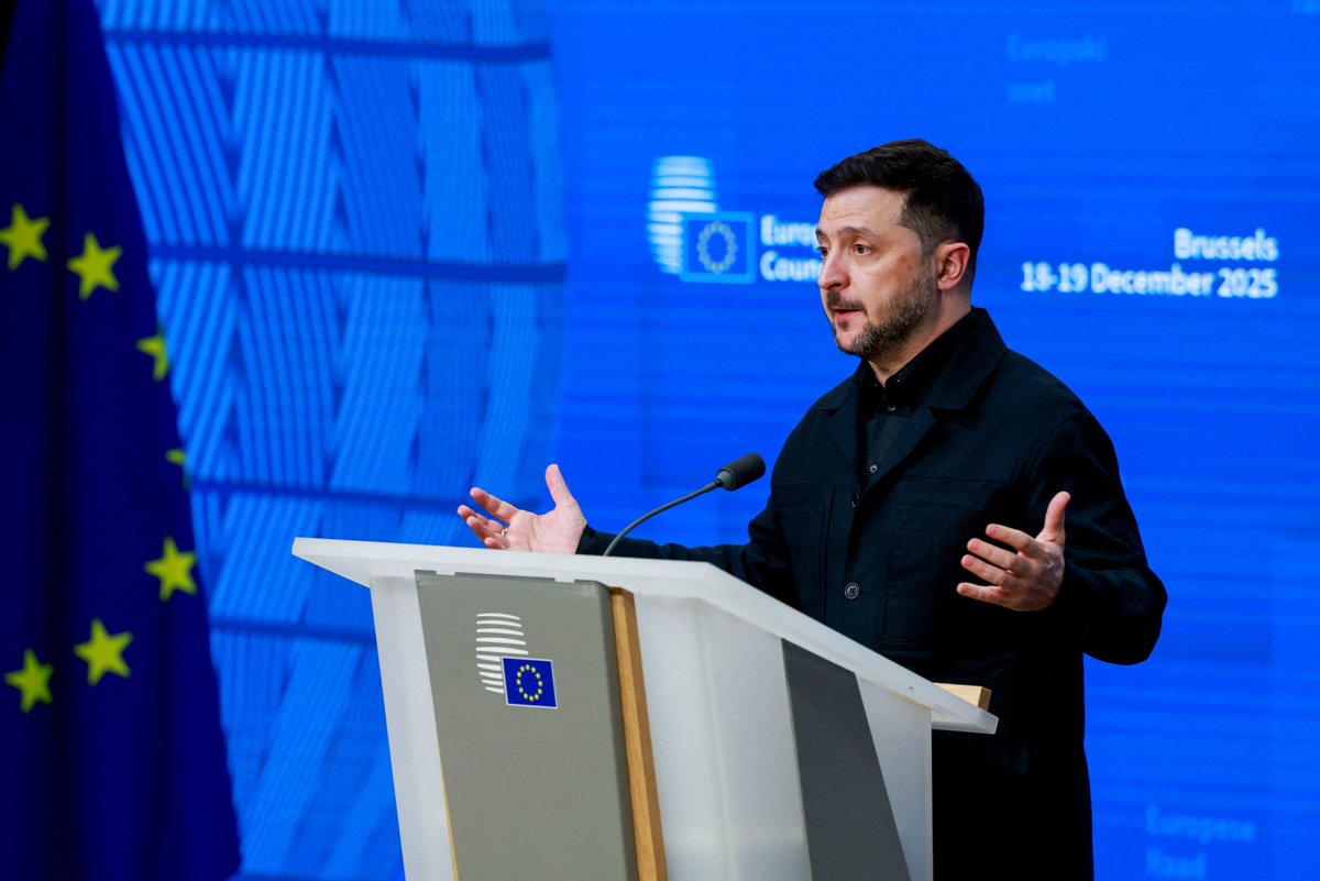 GibisVB's tweet image. Zelenskyj teď jasně řekl, že netuší, co by USA udělaly, kdyby přistoupil na mírový plán a Rusko následně provedlo invazi. Netuší, co by USA v rámci bezpečnostních záruk udělaly, jak by Rusko zastavily.

Tohle je naprosto klíčové. Pokud nebude mít Ukrajina jasné bezpečnostní…