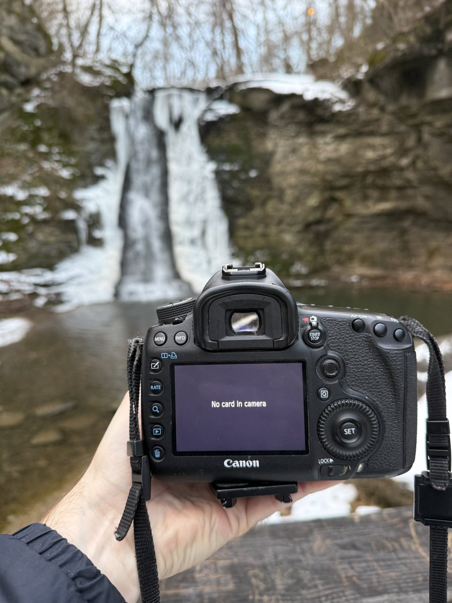 wisejohnp's tweet image. Whoops