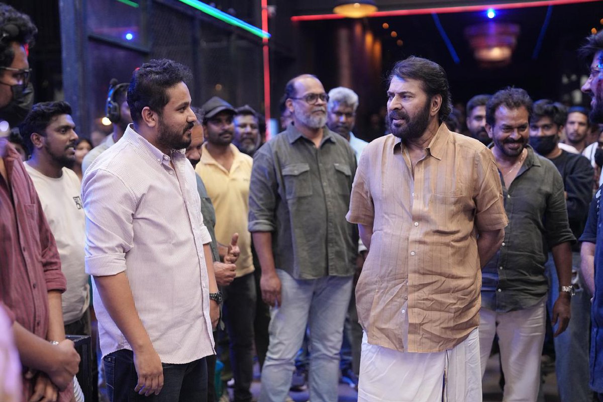 DQsWayfarerFilm's tweet photo. The king has arrived! Mammukka invades #Imgame movie location! 👑

#Mammukka #DulquerSalmaan  #NahasHidhayath #WayfarerFilms #dQ40 #ImGame #IamGame https://t.co/m8OgTSoC8f
