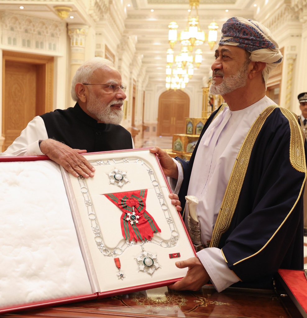 MahalingMukesh's tweet photo. Hon’ble Prime Minister Shri @NarendraModi Ji has been conferred with the Sultanate of Oman’s highest civilian award, The First Class of the Order of Oman.

This prestigious honour is a matter of pride for all Indians across the world and a testament to the deep-rooted people-to-people ties and enduring friendship between India and Oman.