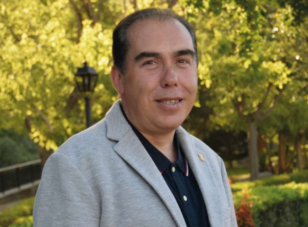 Se llama Jorge Peiró y es el alcalde del PP en Jérica (Castellón). Hoy ha sido imputado por presunta agresión sexual a dos menores de edad. El juzgado le ha impuesto una orden de alejamiento de las víctimas.