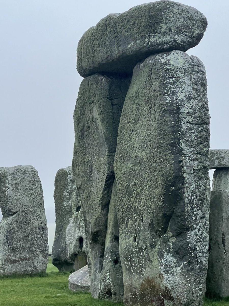 ST0NEHENGE's tweet image. Sunrise at Stonehenge today (18th December) was at 8.05am, sunset is at 4.00pm 🌧️