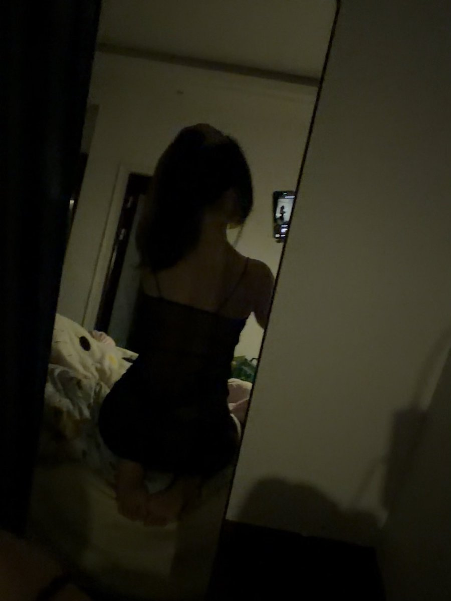 摘月亮 tweet media