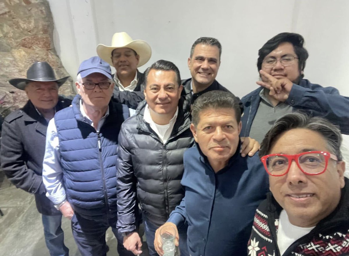 FabioGuerrero_'s tweet photo. En el día Internacional del Migrante Felicitó a mis amigos Jesús Salas, Jaime Lucero, Gabriela Castillo Félix Sánchez Carlos Orea Manuel Sánchez Avelino Meza https://t.co/8UhMb3ShnE