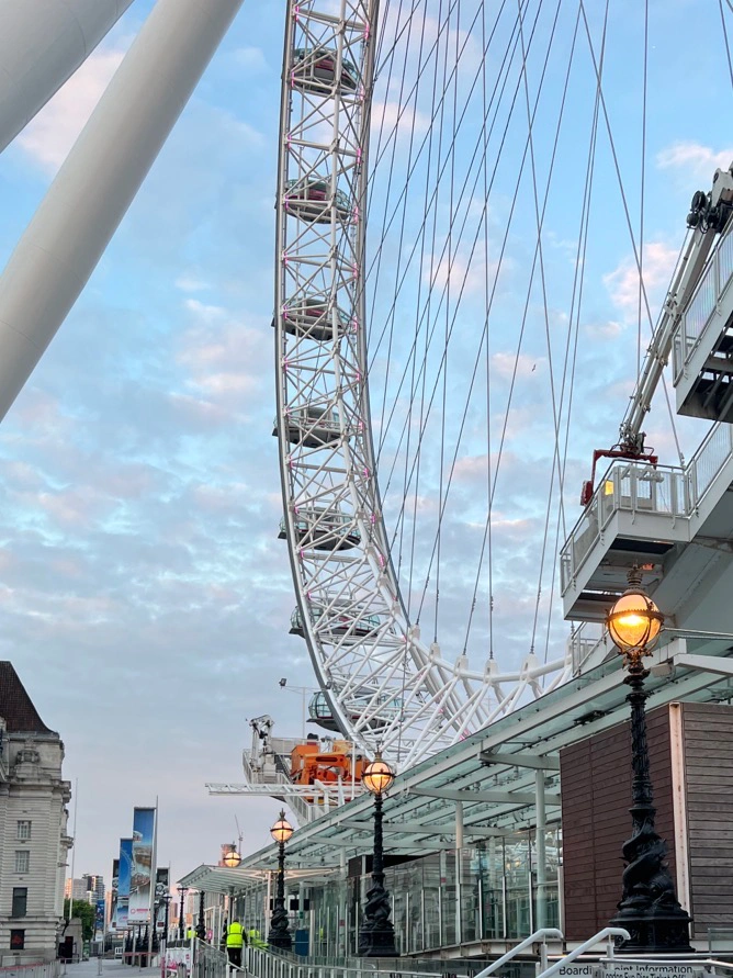 12Tagieva's tweet photo. London mornings carry a quiet strength, where history, ambition, and focus come together. 🌅🏛 https://t.co/PWUXg0PgZ7