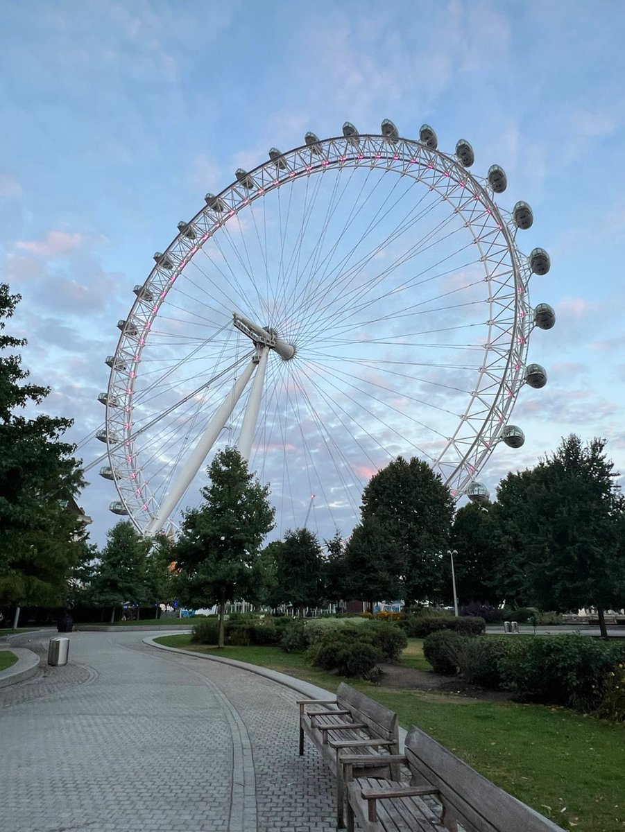 12Tagieva's tweet photo. London mornings carry a quiet strength, where history, ambition, and focus come together. 🌅🏛 https://t.co/PWUXg0PgZ7