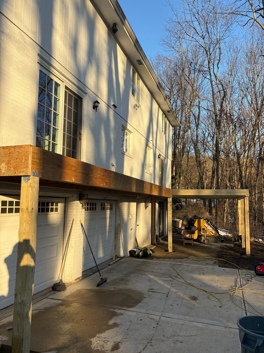 Callthecousins's tweet image. Custom engineering needed? Not a problem. Our in house architect was able to specify this extra large engineered beam in order to span over our clients 2 garage doors without any extra posts in between needing to be added! We are western PA’s premier… #foxchapel #deckbuilder