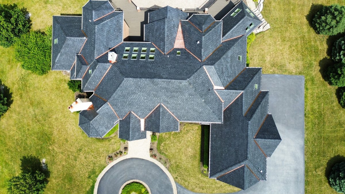 🏡✨ Shake Guys helped this Barrington Family reinvigorate their home's beauty with a stunning Brava Roof Replacement! Featuring Composite Single-Width Slate, Custom Copper Accents, new Skylights and Snow Guards.✨🏡🤩

🖱Learn More>> shakeguys.com/brava/