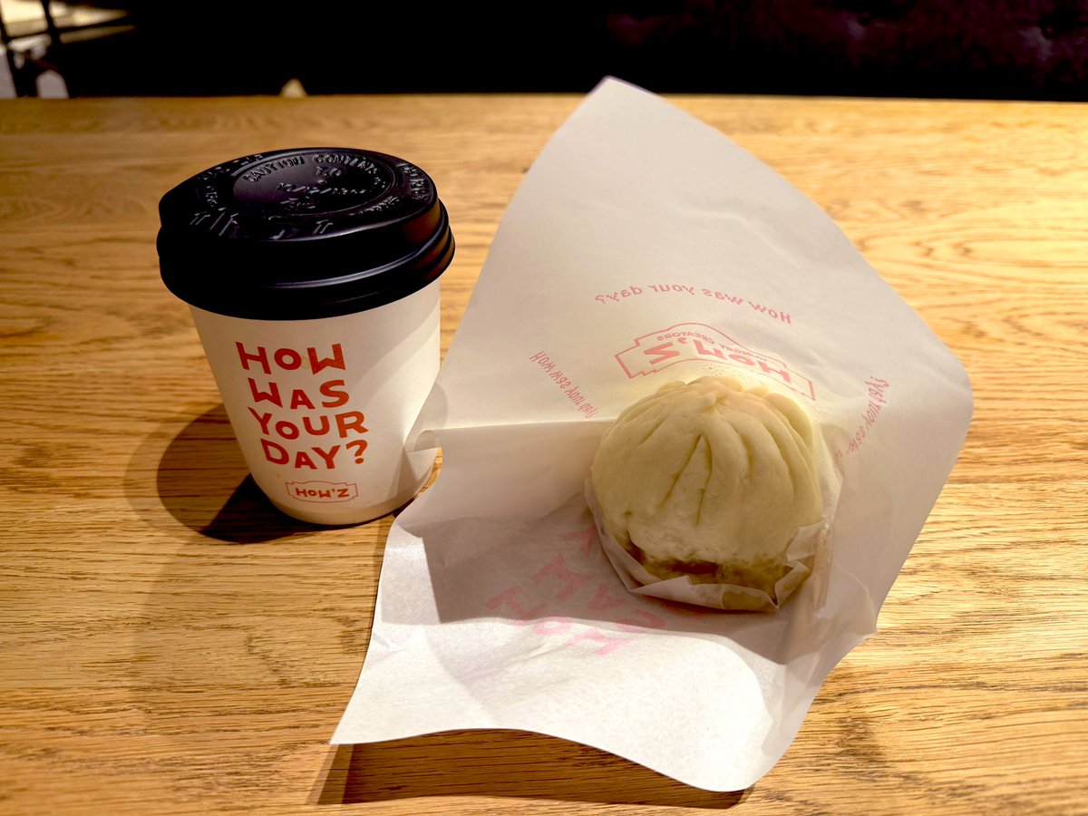 mare1983's tweet image. ハラカドHOW’zで開催された「誰かと楽しむ雑誌のゆる読書会『君と立ち読み』」に参加。ブックディレクターの有地和毅さん×文筆家の今井楓さんのトークが面白く、思わずまた「活字で読みたい」と感じる時間でした。ワークも心地よく、また行きたいと感じました。ぶり大根の包図まんも美味しかったです！