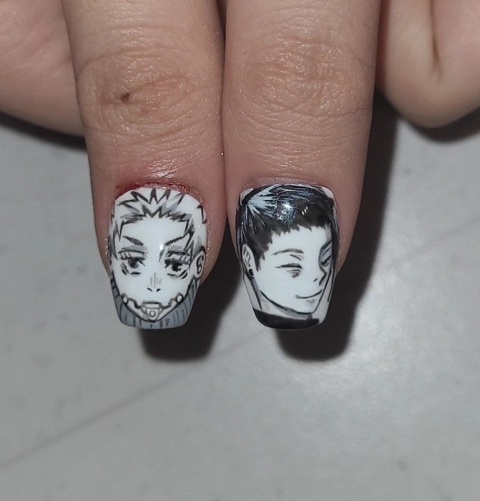 동생 요즘 주술회전에 빠져서 최애로 네일 해줌