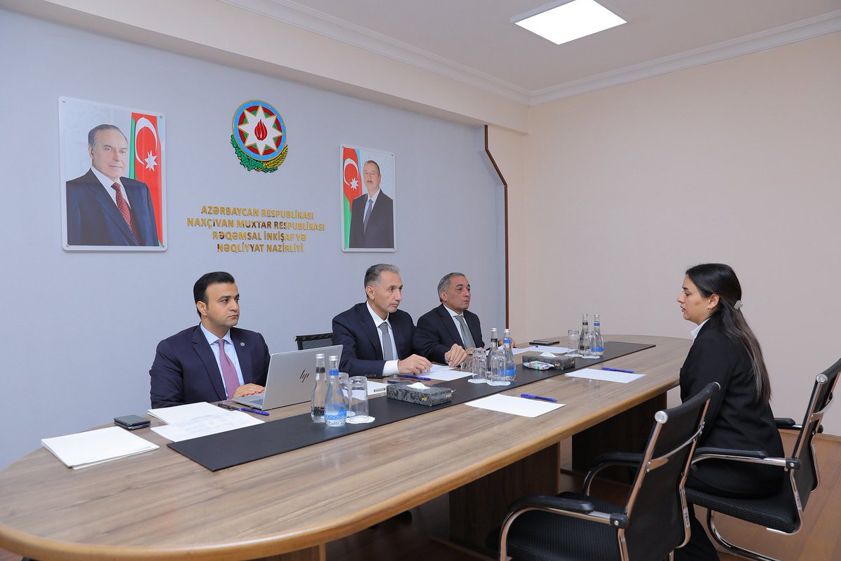 MDDTAzerbaijan's tweet photo. #Rəqəmsal inkişaf və #nəqliyyat naziri Rəşad Nəbiyev (@RashadNNabiyev) 18 dekabr tarixində Naxçıvanda #Babək, #Culfa, #Kəngərli, #Ordubad, #Sədərək, #Şahbuz, #Şərur rayonlarının və #Naxçıvan şəhərinin sakinlərini qəbul edib.
Vətəndaşların nəqliyyat, #telekommunikasiya və #poçt xidmətləri ilə bağlı müraciətlərinə baxılıb. Göstərilən məsələlərin bir hissəsi yerində öz müsbət həllini tapıb. Digər qisminin araşdırılması ilə bağlı Nazirliyin müvafiq qurumlarına tapşırıqlar verilib.
#RİNN #VətəndaşQəbulu