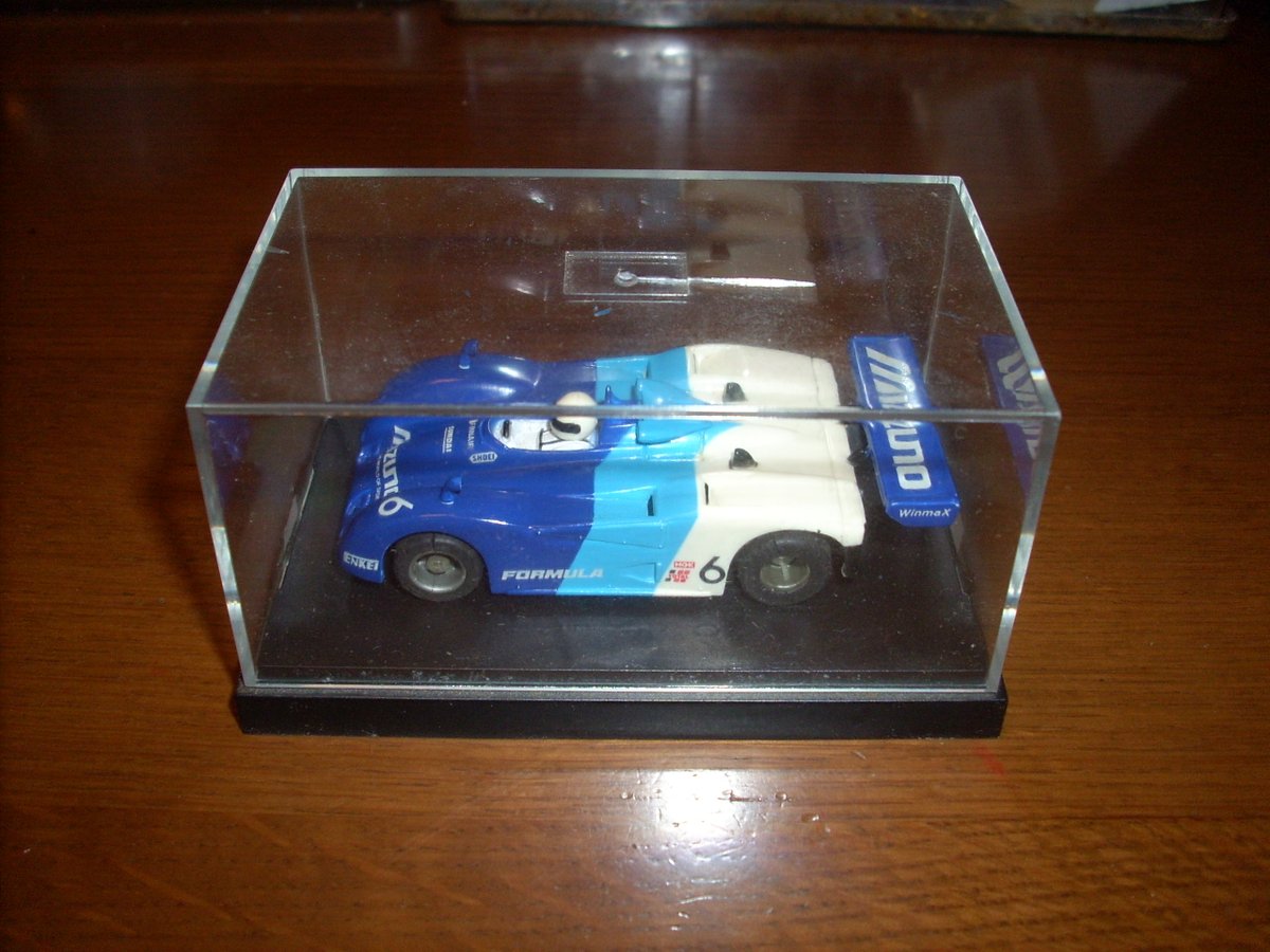 スロットカーの「HO」が、給電用レールの幅が鉄道模型のHOゲージと互換