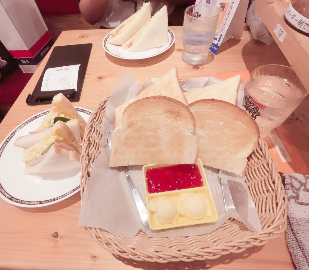 ☦︎︎ tweet media