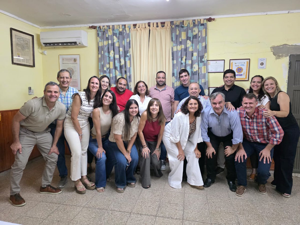 📍Tostado

🤝Profesionales de la ciudad y alrededores se reunieron para intercambiar opiniones, experiencias y compartir un brindis para despedir el año 🎇