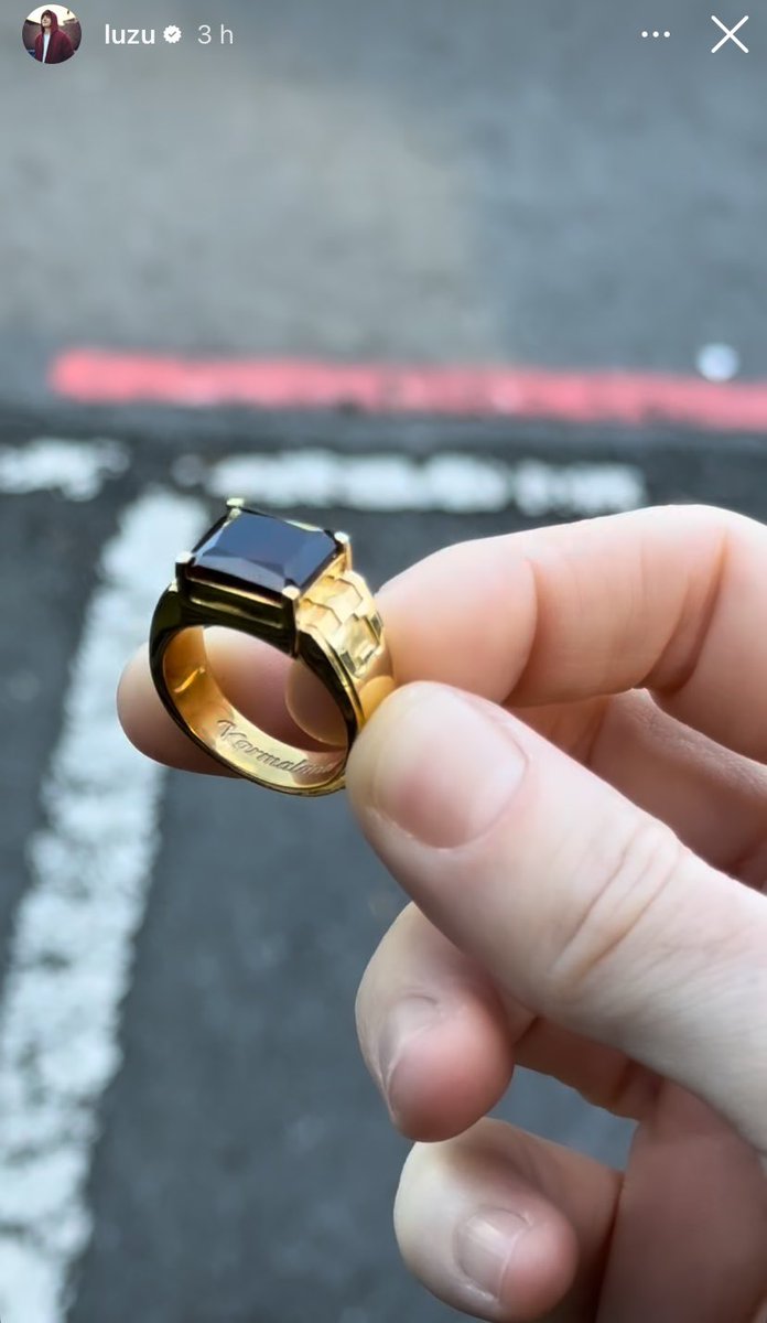 Luzu ya tiene su anillo de Karmaland!!! Repito LUZU YA TIENE SU ANILLO DE KARMALAND