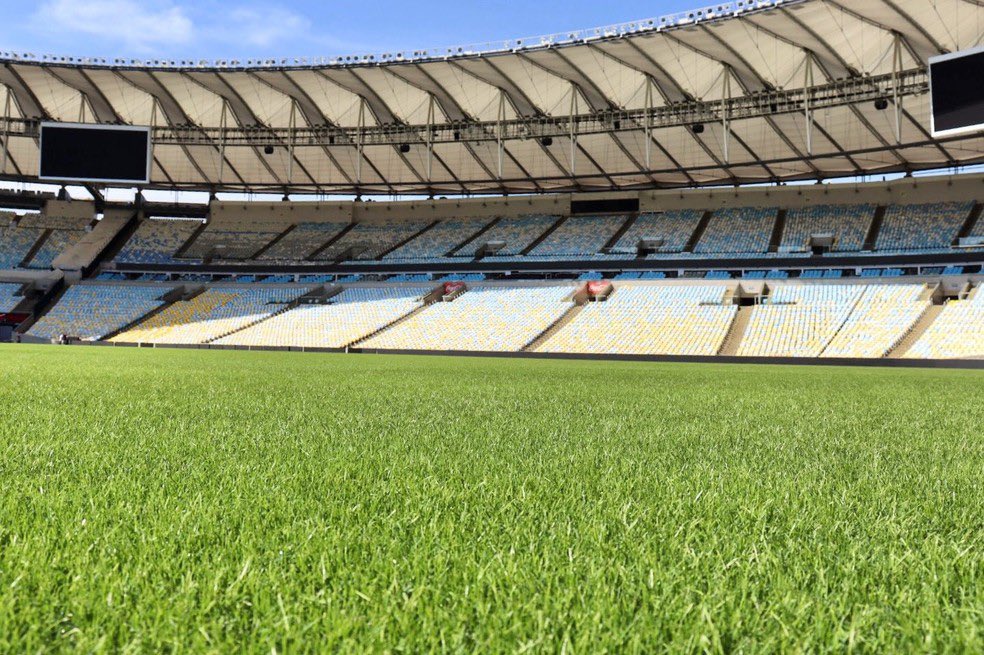 fla_infos's tweet photo. O Flamengo entrou em contato com os responsáveis pelo gramado do estádio no Catar, sede da Copa Intercontinental, para estudar a vinda de especialistas ao Brasil. 

O objetivo é aplicar as técnicas utilizadas no exterior para elevar a qualidade do gramado do Maracanã.

A informação foi confirmada pelo presidente Bap, em entrevista concedida à TV Globo.

📸 Reprodução