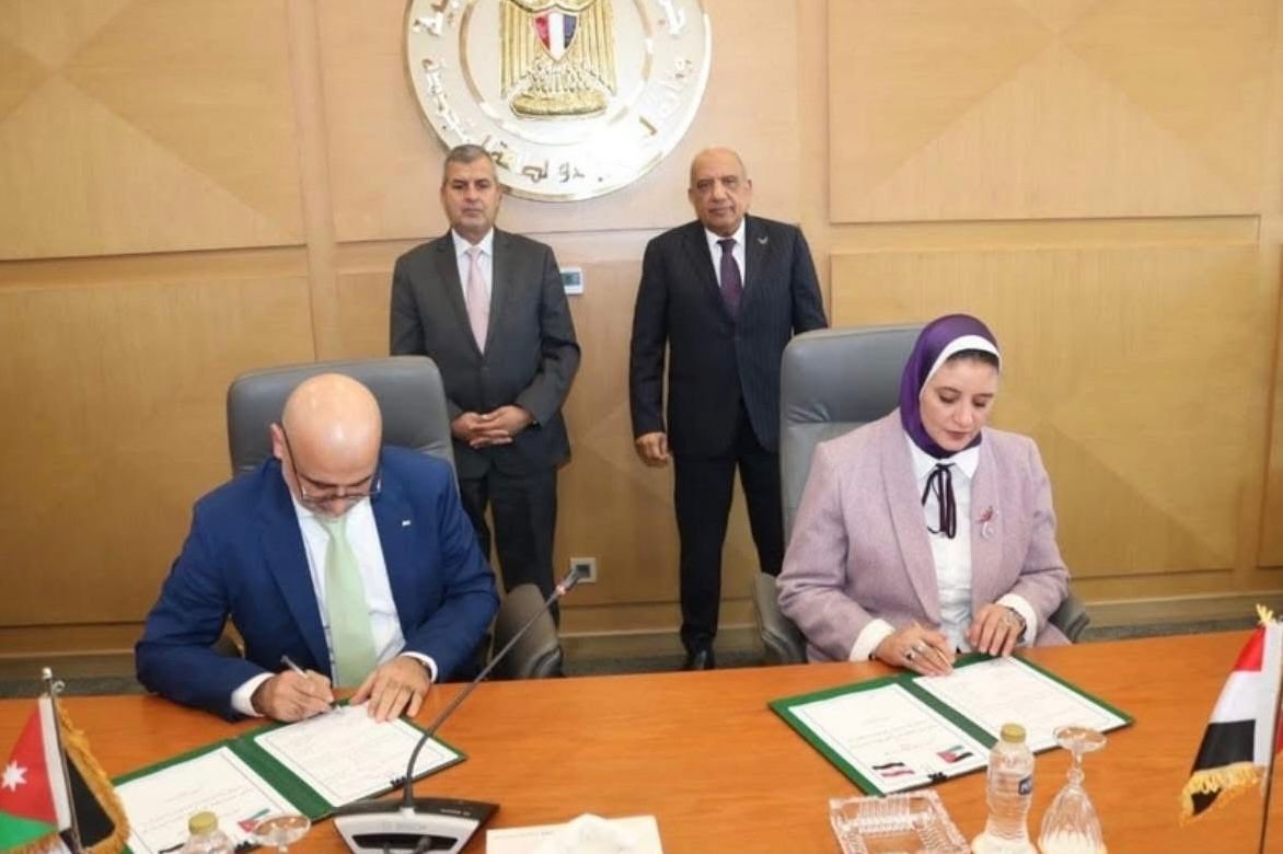 تجديد عقد تبادل الطاقة الكهربائية بين الأردن ومصر 