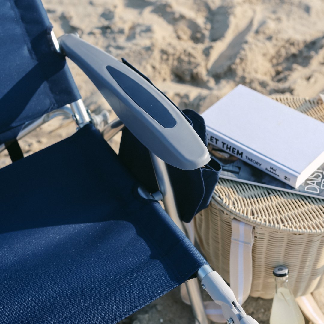 🌟 Chair Spotlight! Backpack 3N1 is equipped for serious relaxation:

🤩 Face &amp; Arm Holes
🤩 3-Position Footrest
🤩 Backpack Straps
🤩 Insulated Cooler Bag