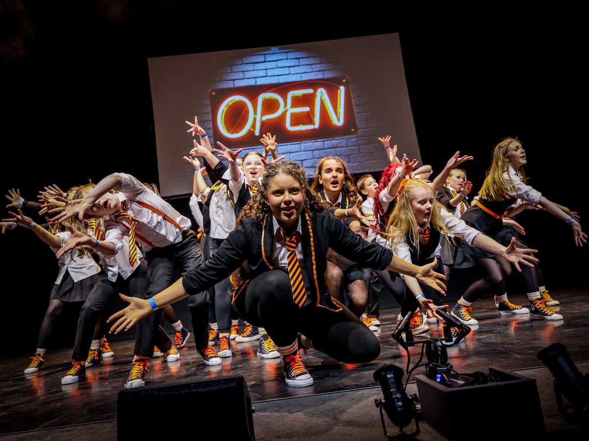 Old Swinford Hospital tweet media