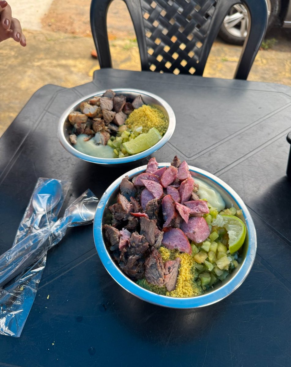 bagrinhodolago's tweet image. Só pra ilustrar pra você paulistas fudidos que estão me xingando, isso aqui é um churrasquinho maranhense, literalmente tu acha em quase toda esquina.
Façam um favor pra sua vida e visitem o Maranhão e aprendam o que é comida de verdade.