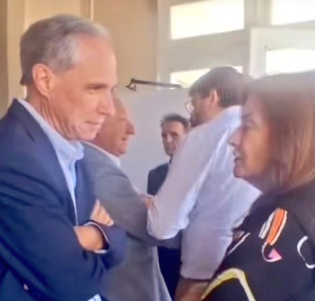 Ayer acompañamos al ministro <a href="/gkatopodis/">Gabriel Katopodis</a> al encuentro de fin de año de <a href="/camarco_PBA/">CAMARCO Buenos Aires</a>, la delegación bonaerense de la Cámara Argentina de la Construcción.

🚧 En 2025, mientras la obra pública se paralizó a nivel nacional, en la Provincia de Buenos Aires nunca se detuvo, gracias al