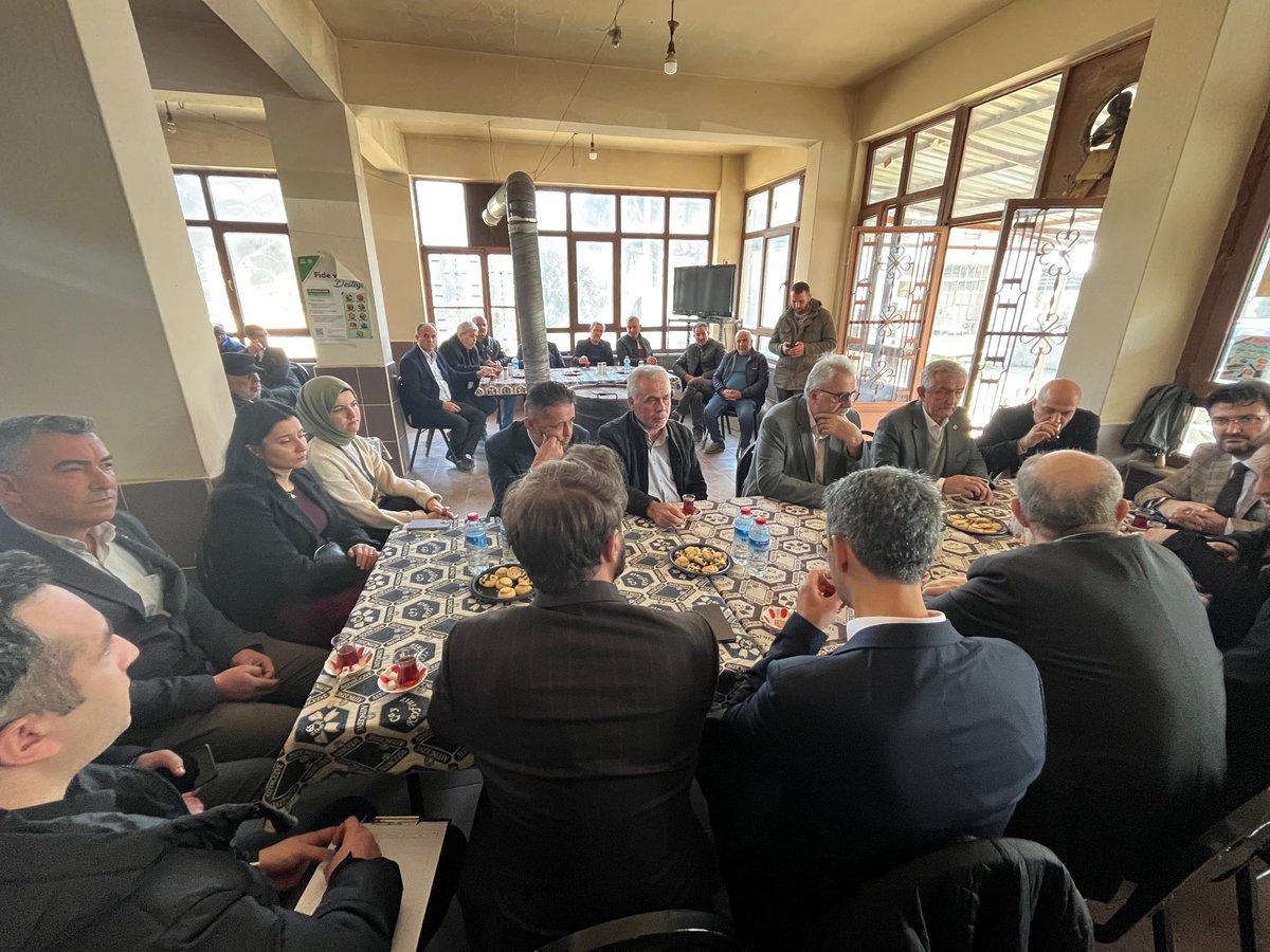 Kaymakamımız Cemalettin YILMAZ, kurum amirlerimiz ile birlikte , ilçemiz Ekmekçi Mahallesinde ikamet eden vatandaşlarımız ve yakın mahalle muhtarlarımız ile bir araya gelerek talep ve önerilerini aldı.