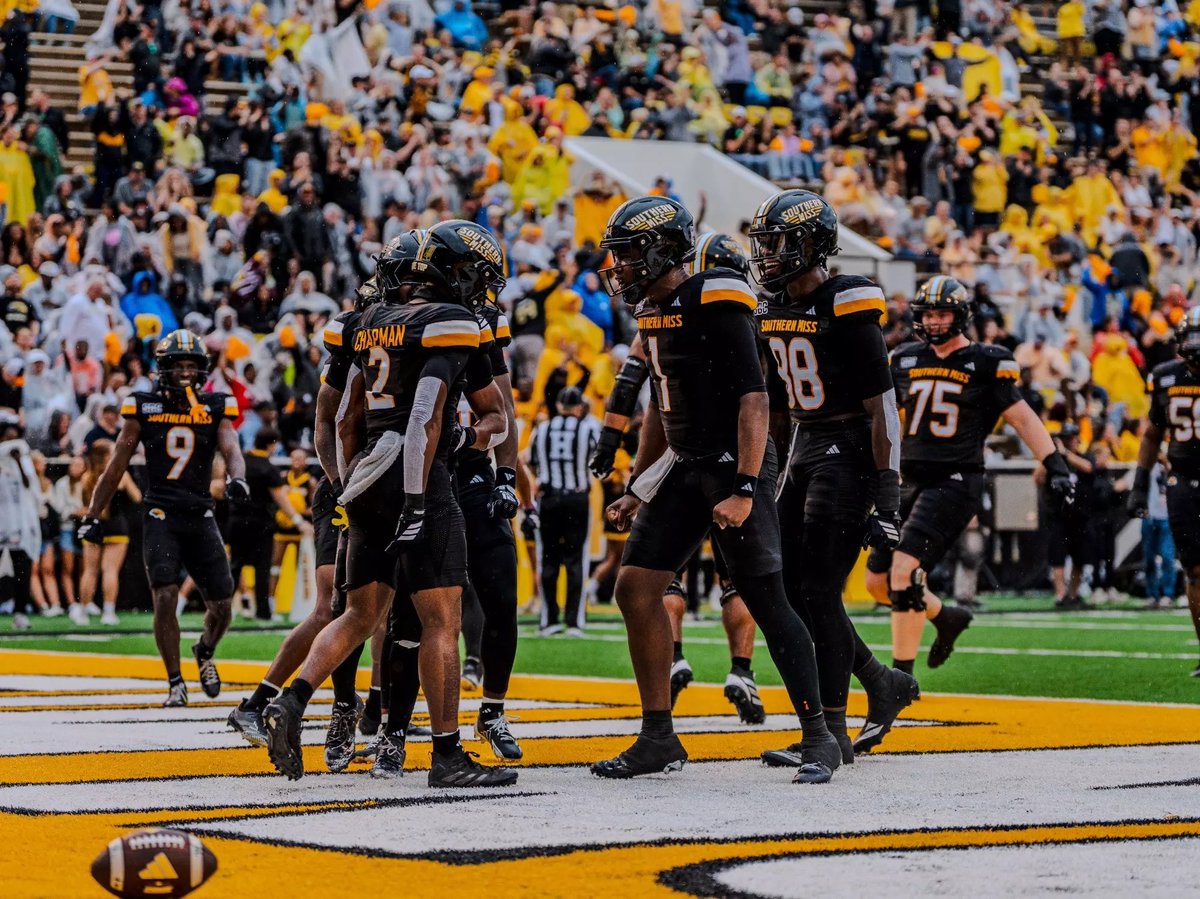 Extremely excited and blessed to receive an D1 offer from <a href="/USMGoldenEagles/">Southern Miss 🔝</a> just want to thank the Lord and
<a href="/CoachGrangerSHS/">Drew Granger</a> 
<a href="/SumrallFootball/">Sumrall High School Football</a> 
<a href="/SumrallAthletic/">Sumrall Athletics</a> 
<a href="/_CoachSteckel/">Jerone Steckel</a>