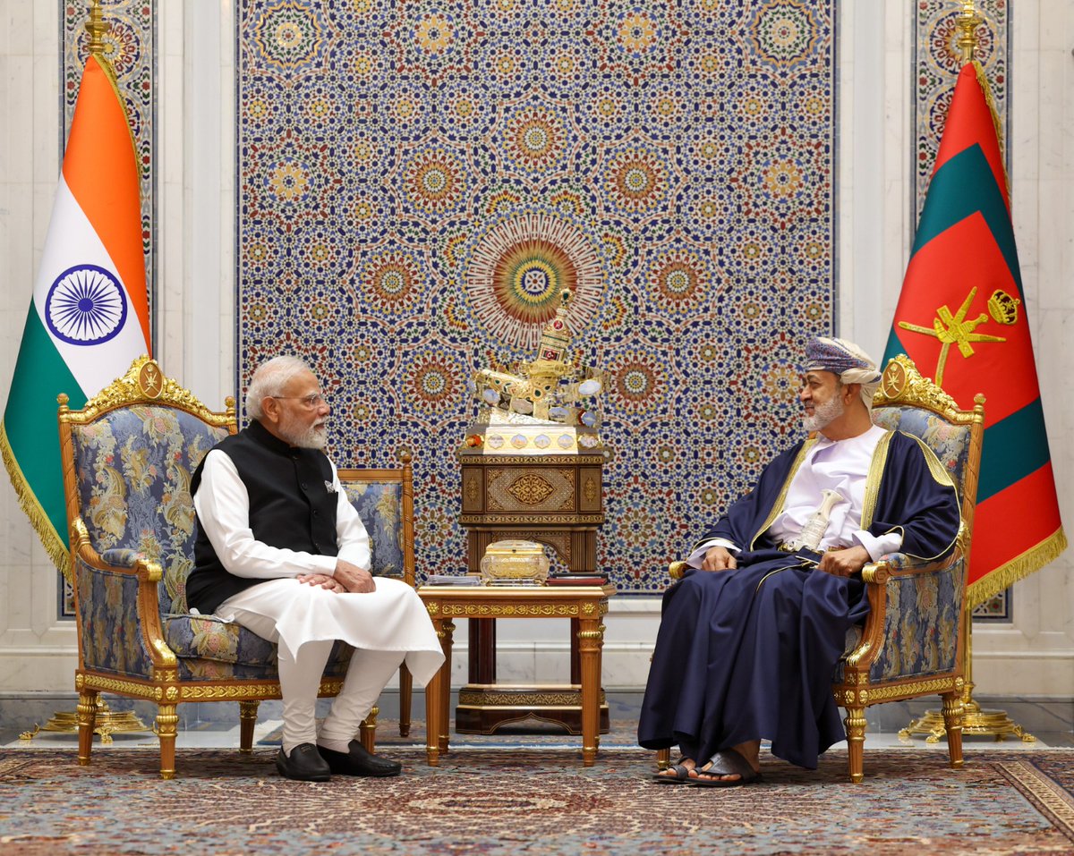 PMOIndia's tweet photo. PM @narendramodi met His Majesty Sultan Haitham bin Tarik of Oman and discussed advancing bilateral ties following the historic India-Oman Comprehensive Economic Partnership Agreement. The talks focused on boosting trade and investment, cooperation in key sectors, and strengthening people-to-people linkages and youth exchanges.