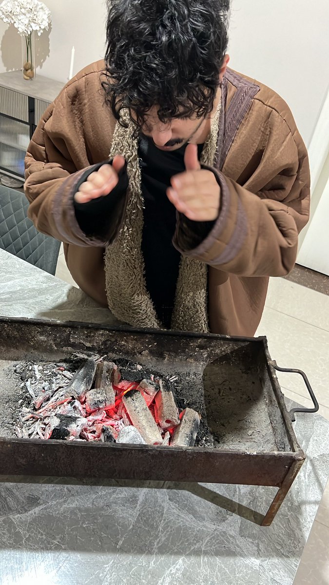 شم ريحة ثلج وشب النار داخل البيت ههههههه