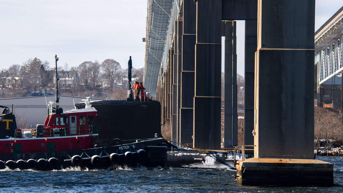 WarshipCam's tweet photo. Future USS Idaho (SSN 799) Virginia-class Block IV nuclear-powered attack submarine moving from Electric Boat to Naval Sub Base New London in Groton, Connecticut after delivery to the Navy - December 15, 2025      SRC: FB- Victoria Guillerault https://t.co/SGzXcyqKUP