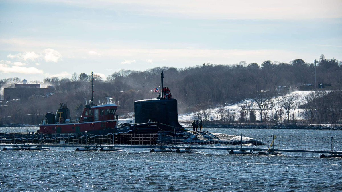 WarshipCam's tweet photo. Future USS Idaho (SSN 799) Virginia-class Block IV nuclear-powered attack submarine moving from Electric Boat to Naval Sub Base New London in Groton, Connecticut after delivery to the Navy - December 15, 2025      SRC: FB- Victoria Guillerault https://t.co/SGzXcyqKUP
