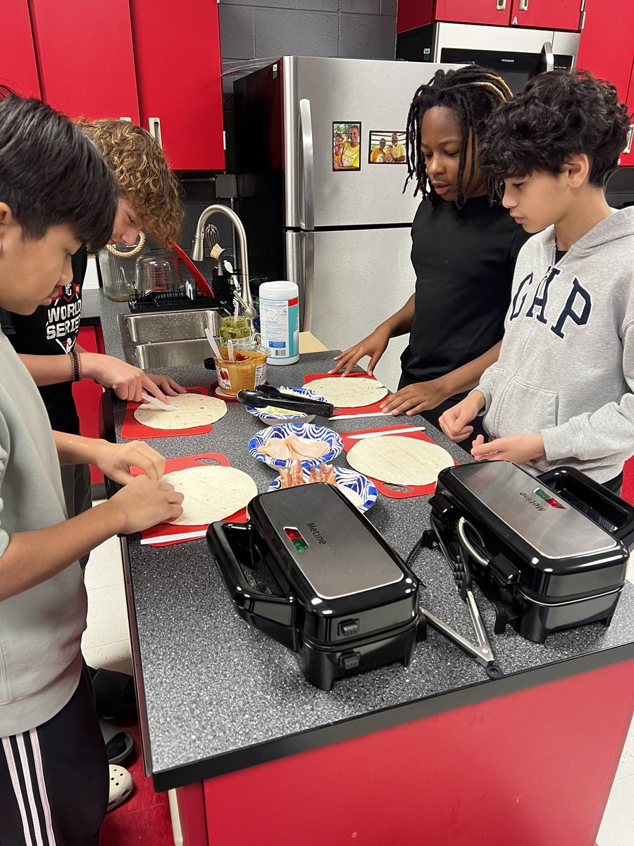 SCreekLife tweet media