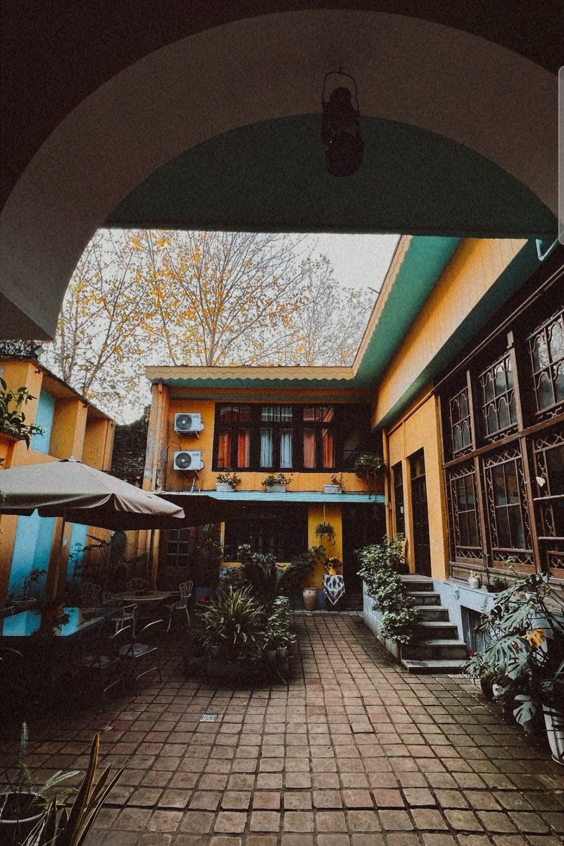 پاییز تموم شد بوی زمستون میاد :)
ی #رشت نیومدی؟ واقعا ایشپیتی کله ای
پیشنهادم اقامتگاه اورسی حوالی میدون شهرداریه
چون هم برخورد خوبی دارن هم دسترسی خوبی به همه چیز و همه جای شهر داری.🌱🫀