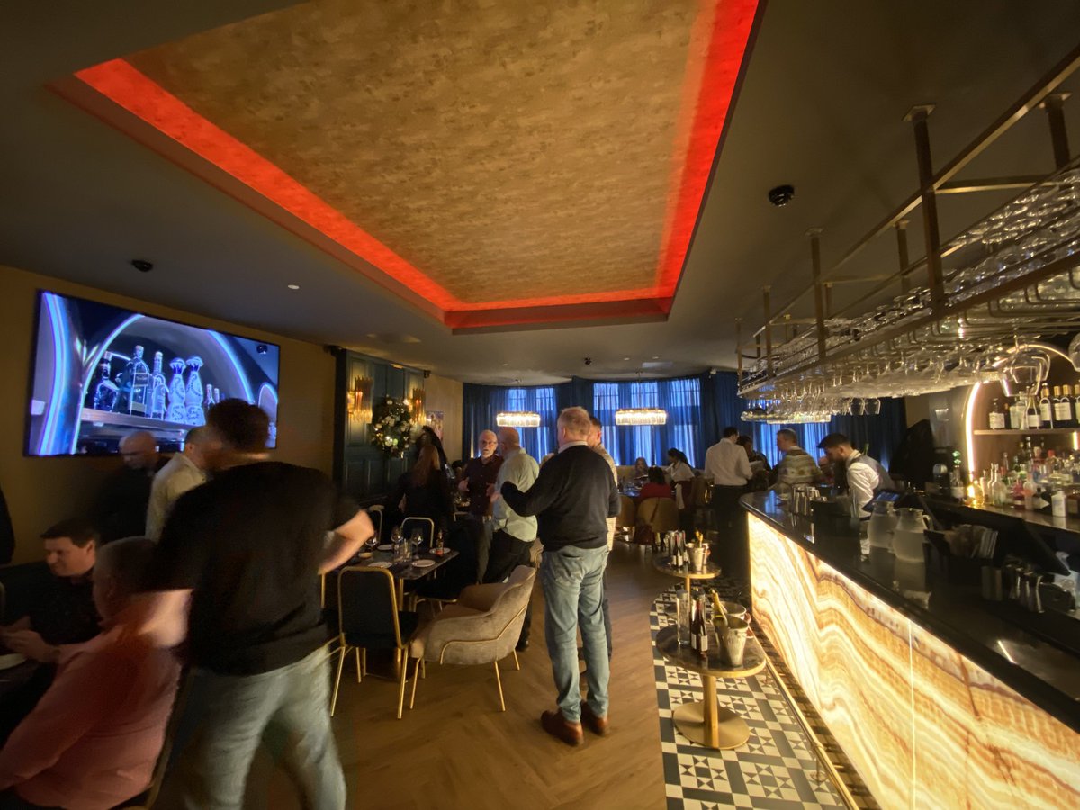 Closing out a highly successful 2025 with the fabulous #Cardiff <a href="/GleedsGlobal/">Gleeds</a> team at <a href="/lemondecardiff/">Le Monde Cardiff</a> 🎄🎉 🍾🥂