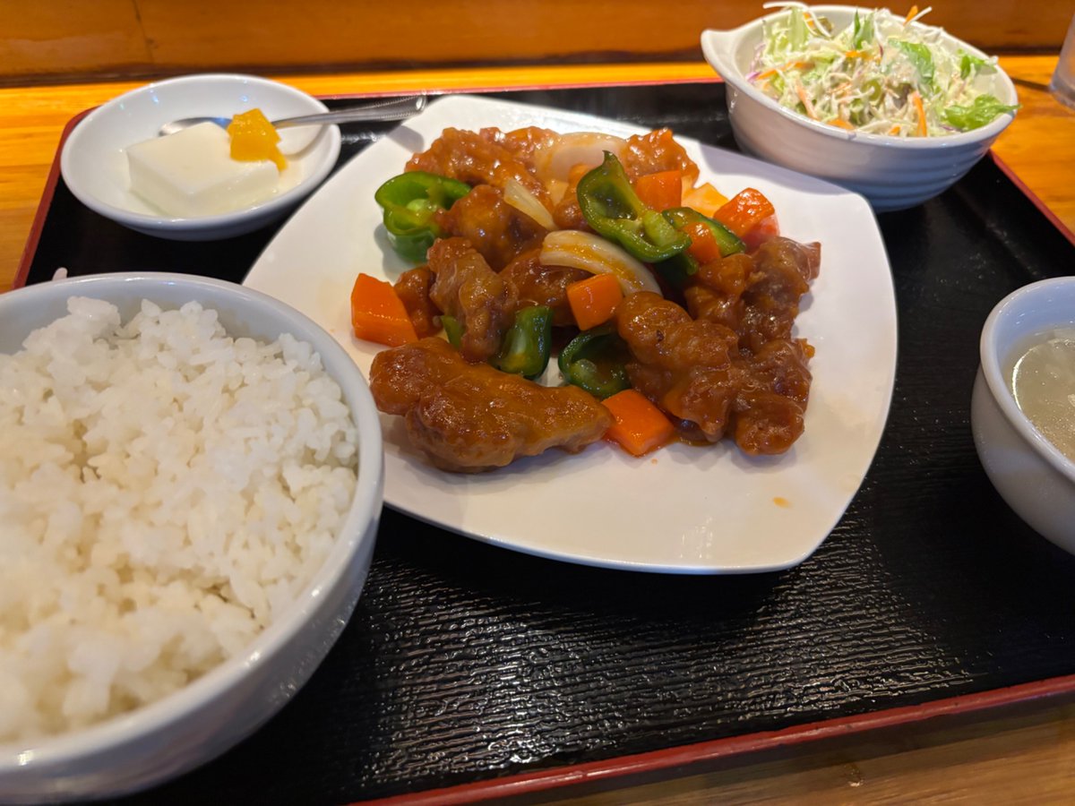 EmoAftermath's tweet image. 街中華酢豚にんじんキライ

関係ないけどパソコンケースを開けて格闘すること1時間…HDDの移設が完了音楽データも無事でした