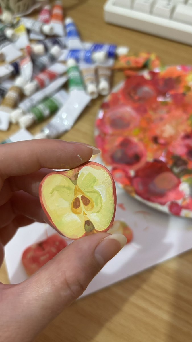 mhaikkun's tweet image. well... since you guys liked the apples so much, here are some closeups 🥹✨