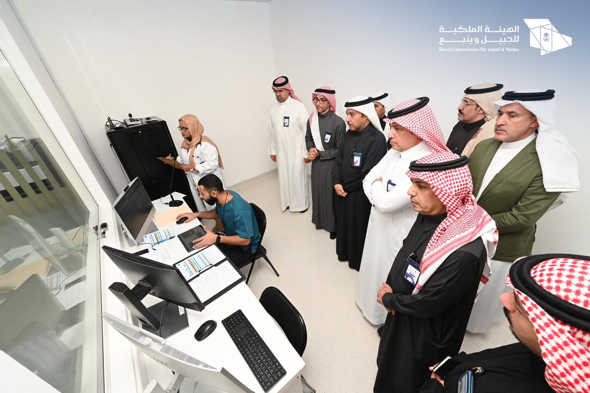 قام الرئيس التنفيذي 
م. محمود الذيب <a href="/_maltheeb/">محمود بن صالح الذيب Mahmoud Al-Theeb</a>  
بجولة تفقدية على مستشفى #الهيئة_الملكية_بالجبيل، شملت مرافق المستشفى ومركز المحاكاة الطبي، كما اطّلع على عدد من العروض التقديمية.

#صناعة_وحياة