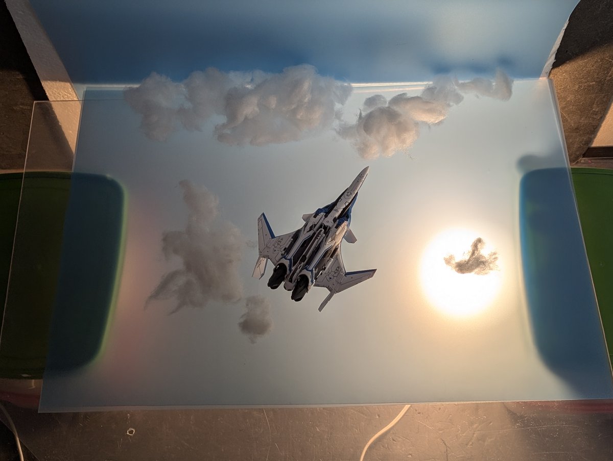 #マクロスモデラーズ応募
#マクロスモデラーズ
#VF31J
#バンダイ HG VF-31J ジークフリード

タイトル「疾風」
自由な空を飛ぶハヤテをイメージして撮影しました

フォトコンテストだからこその得意な画像加工無しでの撮影方法です
今回は、どう撮影したかを想像してみてもらいたくこちらで応募です