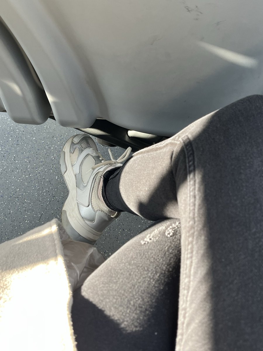 Başınızın üstünde taşımanız gerek beni. 
Ayaklarıma kapanmanız
#ayak #AYAKA #ayakfetişi #ayakfetiş #ayakfetiş #ayakfetiş #ayakfetişi #footfetısh #footballgirl #finansalköle #finansaldestek #finansalköpek