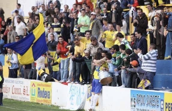 EskorpionFrente's tweet photo. ¿ Y, si… Volvemos a querernos como antes? Nosotros sin vosotros no somos nada. Vosotros sin nosotros tampoco. Volvamos a juntar nuestras vidas y a brillar juntos @Orihuela_CF https://t.co/ylbIxWajLs