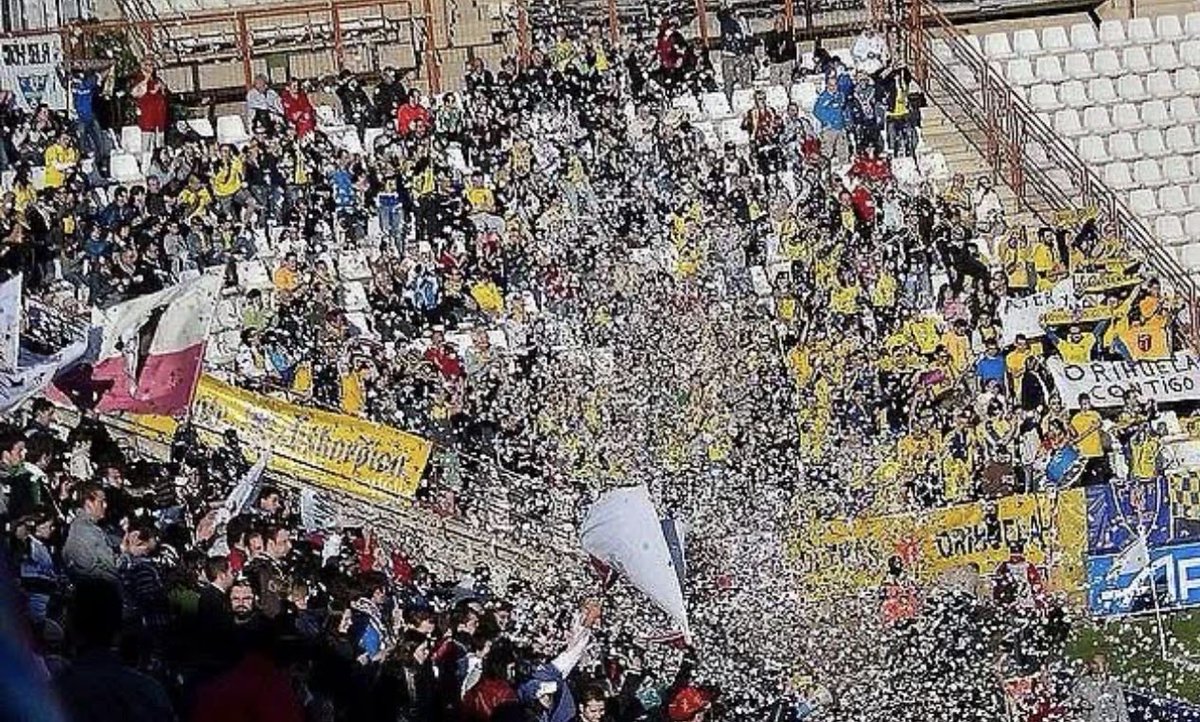 ¿ Y, si… Volvemos a querernos como antes? Nosotros sin vosotros no somos nada. Vosotros sin nosotros tampoco. Volvamos a juntar nuestras vidas y a brillar juntos <a href="/Orihuela_CF/">Orihuela C.F.</a>