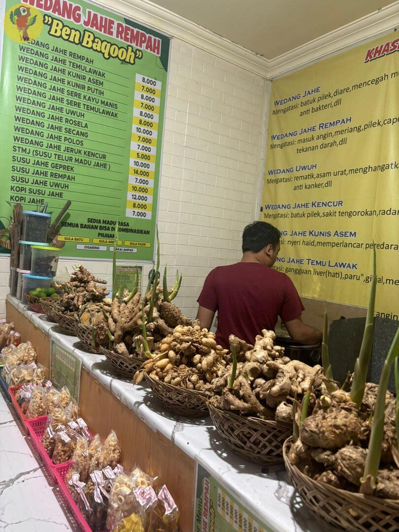 unicefess's tweet photo. jangn lupa minum jamu rempah -ness https://t.co/Tk8RqKv8LL