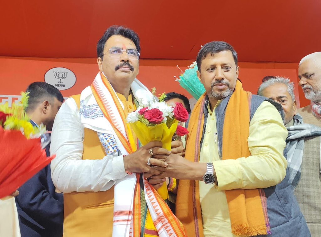 RatneshKBJP's tweet photo. आज भाजपा प्रदेश कार्यालय में बिहार भाजपा के नवनियुक्त प्रदेश अध्यक्ष माननीय श्री संजय सरावगी जी के अभिनंदन कार्यक्रम में शामिल होकर उन्हें बधाई एवं शुभकामनायें दिया। ईश्वर से प्रार्थना है कि आपके कुशल मार्गदर्शन में भारतीय जनता पार्टी बिहार संगठनात्मक रूप से और अधिक सशक्त हो।
#पटनासाहिब #patnasahib 
#ratneshkushwaha #रत्नेश
#SanjaySaraogi #BJP4Bihar #BJP4IND