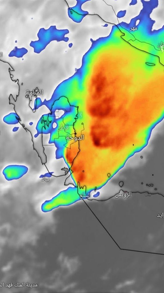 القمرُ الصّناعي يرصد الآن سحابة رعديّة فوق العاصمة القطرية الدّوحة، تصل درجة حرارة قمّتها إلى 70م، وهذا رقم لا يُرى إلّا مع سحب ركاميّة شاهقة تخترق مُعظم طبقات الغلاف الجوي، فتبدو كأنّها جبل مُعلّق في الجو، ويحمل ملايين الأطنان مِن المطر المُتجمّد. 