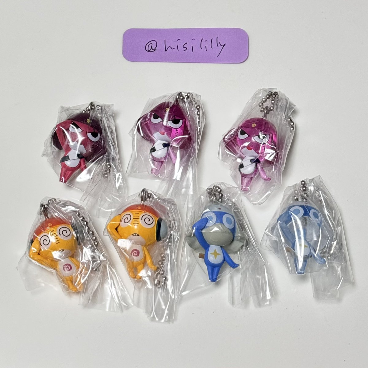 hisililly's tweet photo. 【交換譲渡】ケロロ軍曹 マスコット&amp;グミ

譲：ギロロ(通常×1,クリア×2)、クルル(通常×2)、ドロロ(通常×1,クリア×2)
求：ケロロ(各種)、300円/個

都内手渡しor郵送にて。交換1点〜、譲渡2点〜。3点以上でお値引きあり。3,4枚目画像必読。他グッズおまとめも大歓迎です🎅お気軽にお声がけください🎄 https://t.co/KUKgZOv0tF