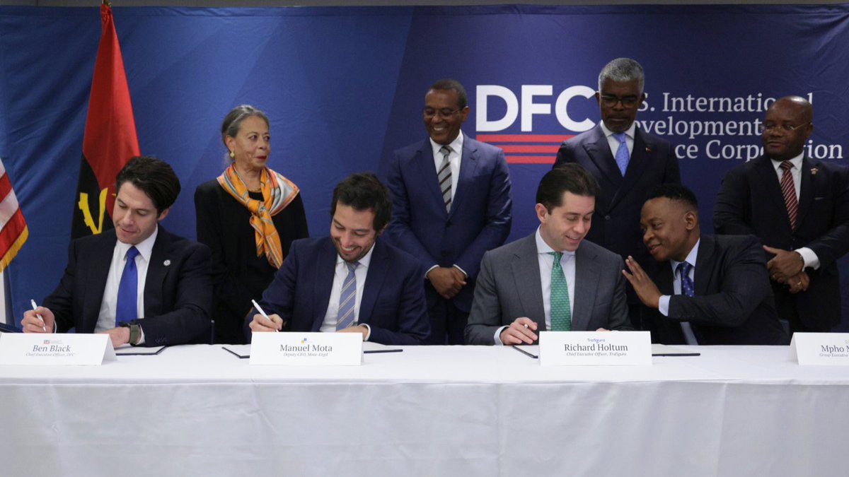 USAenFrancais's tweet image. 🇺🇸🌍 Conclusion financière du projet ferroviaire Lobito Atlantic Railway !
L’accord de prêt de la @DFCgov pour la modernisation de 1300 km de voies ferrées a été signé, une étape cruciale afin d'accroître la capacité de transport de minéraux de l’Afrique et de renforcer les…