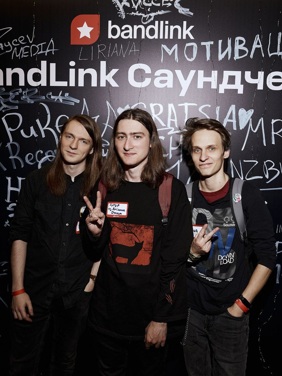 ArizonaDreamRk's tweet photo. Отметились на новогоднем шоукейсе BandLink 🎄 https://t.co/83QUgBIVyf