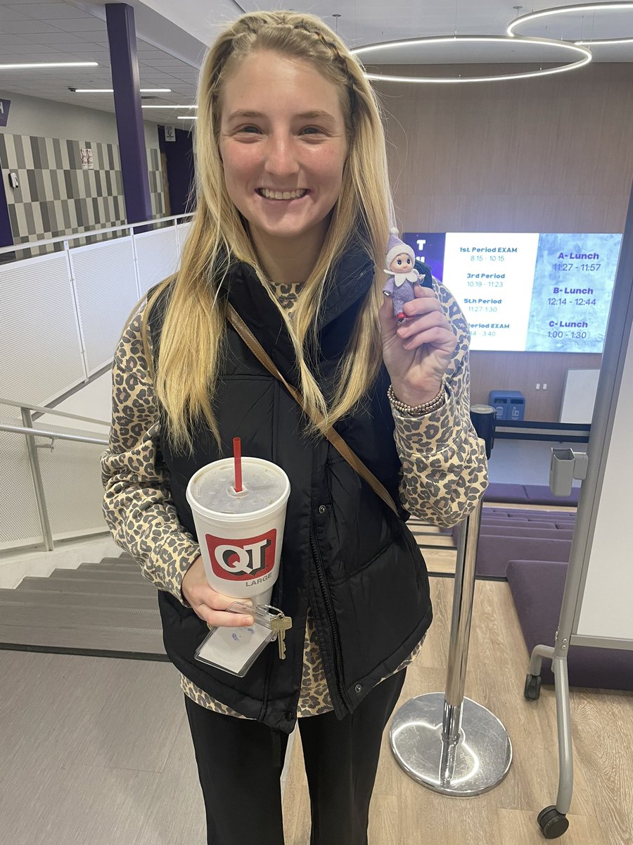 Charlie the Charger Elf tweet media